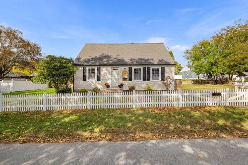 24 Jesse St, Fairhaven, MA, 02719-4514 | Card Image