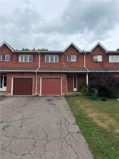 32 Nelson Trail, Welland, ON, L3C0J4 | Card Image