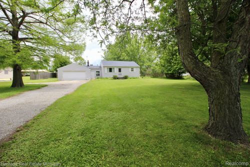 8265 S M 52, Owosso, MI, 48867-9270 | Card Image