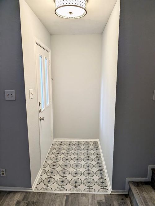 apt-a-2102 Kirksey Dr, Austin, TX, 78741-4843 | Card Image