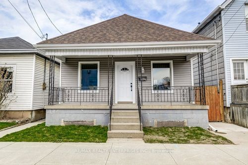 1039.5 Cannon St E, Hamilton, ON, L8L2H4 | Card Image