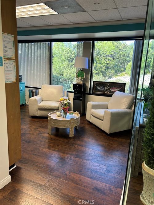 320-2424 Vista Way, Oceanside, CA, 92054 | Card Image