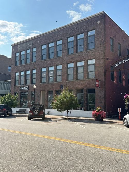 219 E 2nd St, Davenport, IA, 52801-1601 | Card Image