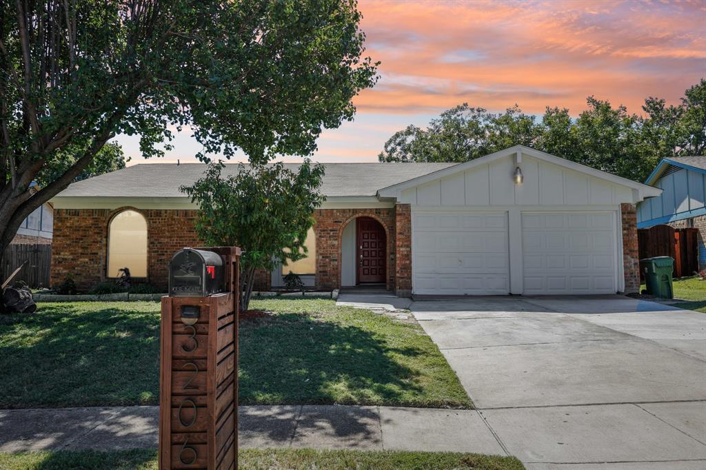 Concord Dr, Arlington, TX 76014