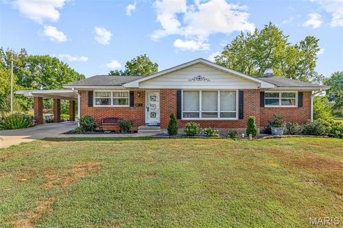 134 Pine St, Farmington, MO, 63640-1464 | Card Image