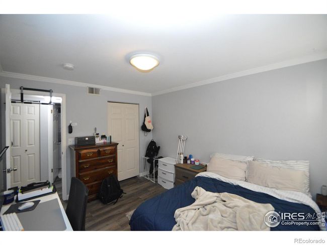 Bedroom has two closets | Image 9