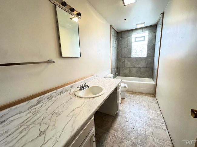 732 W Walnut St, Home with 7 bedrooms, 4 bathrooms and 6 parking in Genesee ID | Image 31