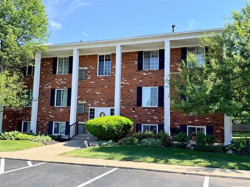 11-507 W Highland Rd, Howell, MI, 48843-4156 | Card Image
