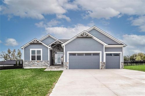 1603 Marvin Ct, Harrisonville, MO, 64701-6801 | Card Image