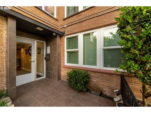 1205 Sw Cardinell Dr, Portland, OR, 97201-3162 | Card Image