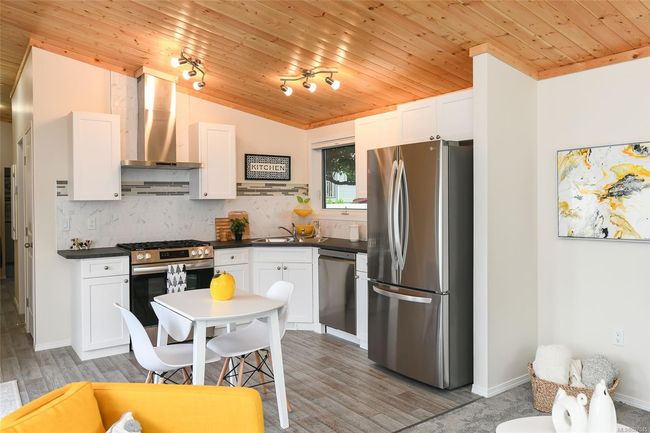 3 - 2625 Mansfield Dr, House other with 2 bedrooms, 1 bathrooms and 2 parking in Courtenay BC | Image 25