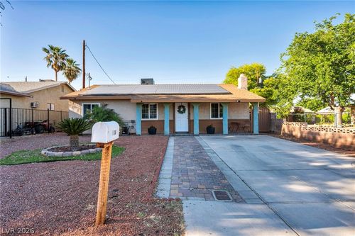 4736 Mohave Ave, Las Vegas, NV, 89104-5827 | Card Image