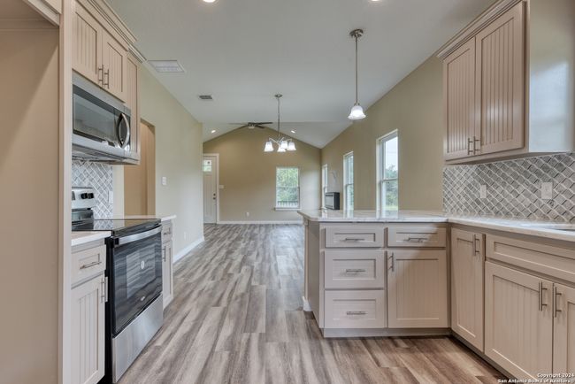 954 Ridge Trl, House other with 3 bedrooms, 2 bathrooms and null parking in Spring Branch TX | Image 15