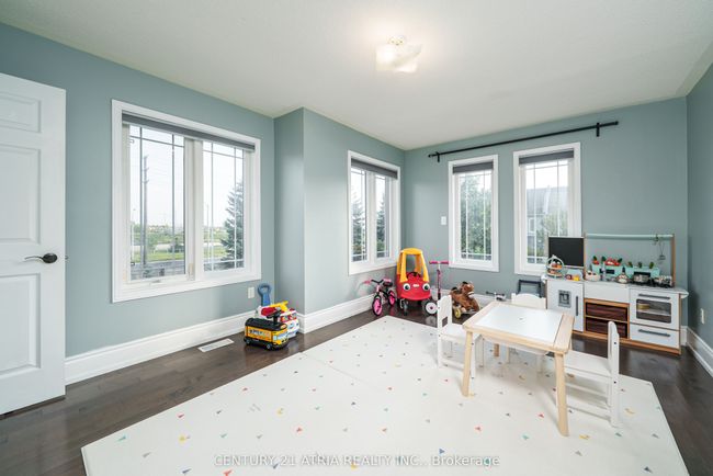 66 Daniel Reaman Cres, House attached with 4 bedrooms, 3 bathrooms and 2 parking in Vaughan ON | Image 21