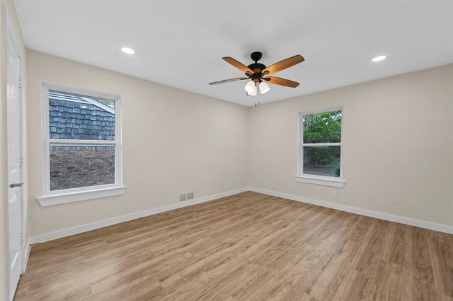 9211 Crestlake Dr, House other with 3 bedrooms, 2 bathrooms and null parking in Dallas TX | Image 7