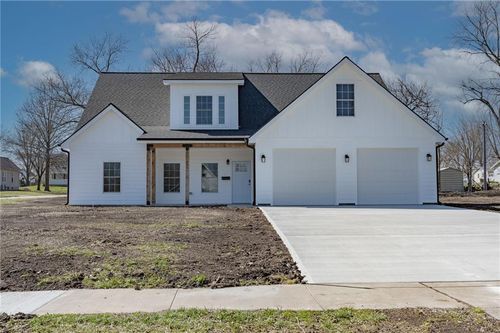 605 N Mead St, Cameron, MO, 64429-1544 | Card Image