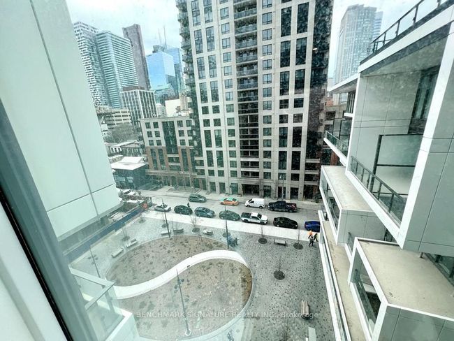 802 - 77 Shuter St, Condo with 2 bedrooms, 2 bathrooms and 1 parking in Toronto ON | Image 6