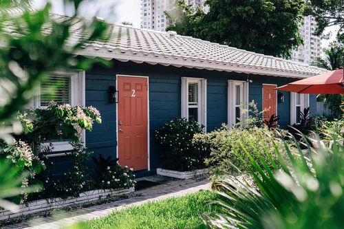 213 Hibiscus Ave, Pompano Beach, FL, 33062-5514 | Card Image