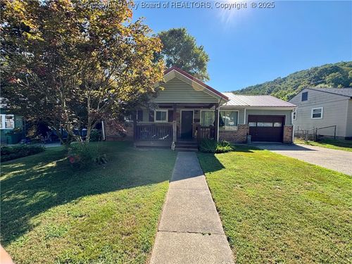 212 Monterey Dr, Saint Albans, WV, 25177-3510 | Card Image