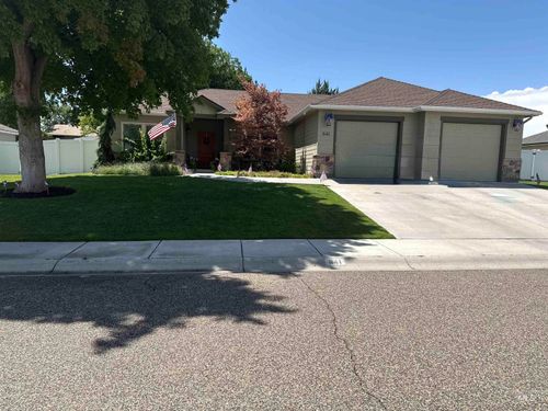 641 Nw 15th St, Ontario, OR, 97914-2068 | Card Image