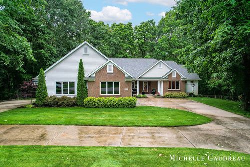 5577 Fieldstone Ct, Middleville, MI, 49333-8372 | Card Image