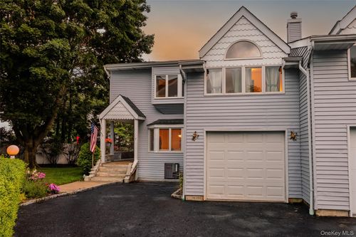 2 Windsor Ct, Amityville, NY, 11701-3160 | Card Image
