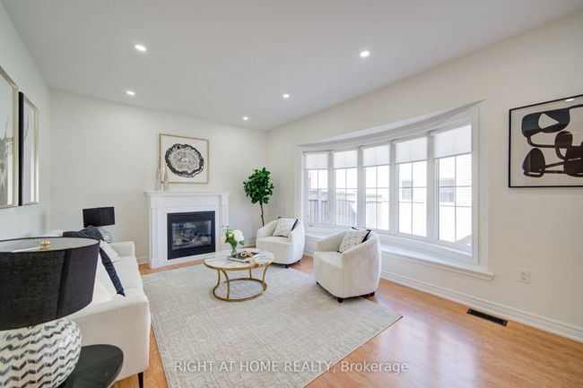 17 Mcginty Ave, House other with 4 bedrooms, 4 bathrooms and 4 parking in Ajax ON | Image 18