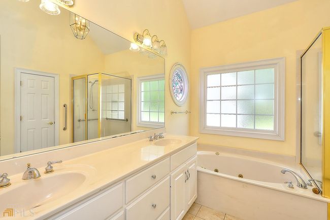 557 Arrowhead Cir, House other with 3 bedrooms, 2 bathrooms and null parking in Rutledge GA | Image 33
