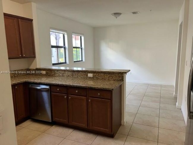 APT-218 - 10600 Nw 88 Th St, Condo with 3 bedrooms, 3 bathrooms and null parking in Doral FL | Image 5