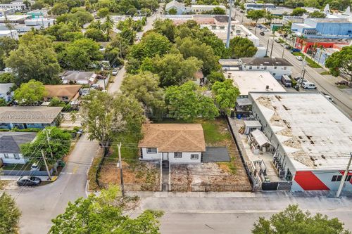 5850 Ne 3rd Ave, Miami, FL, 33137-2130 | Card Image