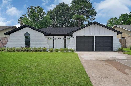 11423 Hazen St, Houston, TX, 77072-4913 | Card Image