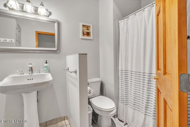 128 Fox Ln, House other with 3 bedrooms, 3 bathrooms and null parking in La Follette TN | Image 32