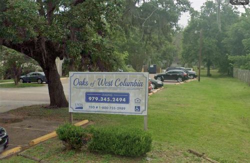 225 S 13th St, West Columbia, TX, 77486-3300 | Card Image