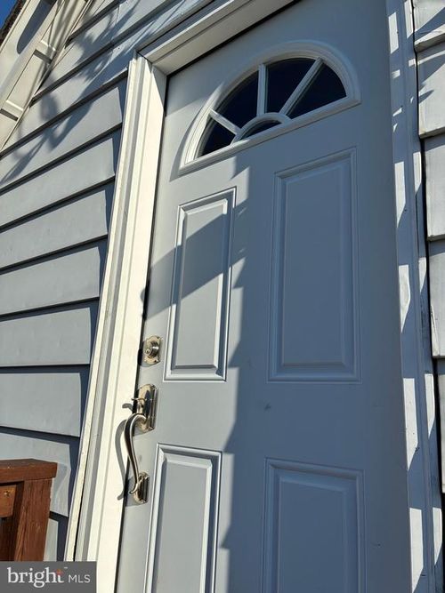 fl-2-733 N Forklanding Rd, MAPLE SHADE, NJ, 08052-1001 | Card Image