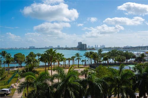 unit-304-488 Ne 18th St, Miami, FL, 33132-1120 | Card Image