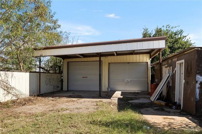 View of garage | Image 20