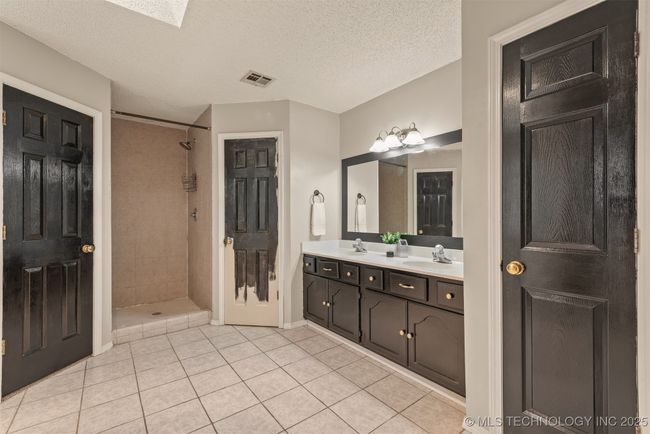 9528 S 93 Rd East Ave, House other with 5 bedrooms, 3 bathrooms and null parking in Tulsa OK | Image 29