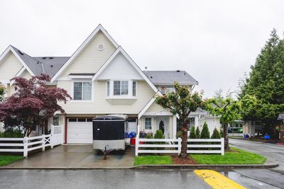 31 - 23575 119 Ave, Townhouse with 4 bedrooms, 1 bathrooms and 2 parking in Maple Ridge BC | Image 3