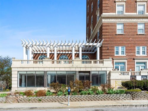 1a-1 Battle Square, Asheville, NC, 28801 | Card Image