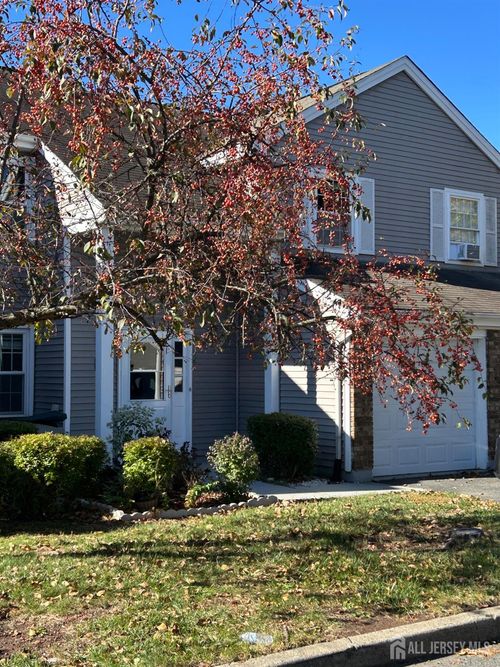 8 Starlight Ct, New Brunswick, NJ, 08901-3168 | Card Image