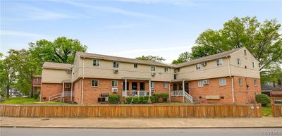 View of front facade with covered porch | Image 1