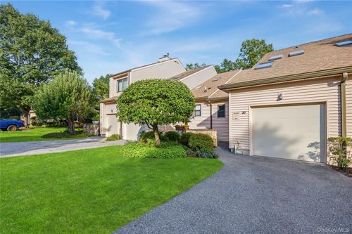 37 Hudson Watch Dr, Ossining, NY, 10562-2442 | Card Image