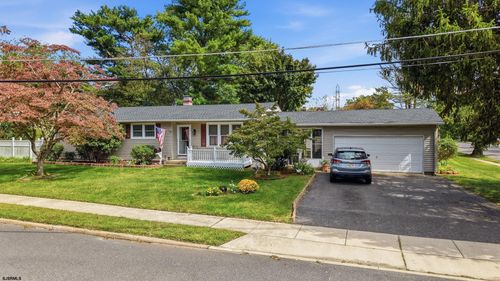 131 Holly Ave, Berlin Boro, NJ, 08009-1116 | Card Image