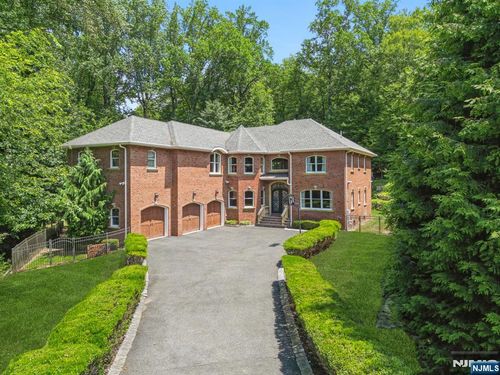 3 Laura Ln, Oakland, NJ, 07436-3108 | Card Image