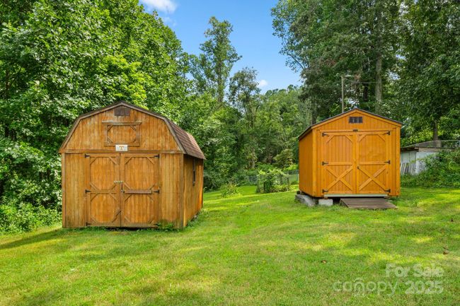 1058 Howard Gap Loop Rd, House other with 3 bedrooms, 3 bathrooms and null parking in Flat Rock NC | Image 25