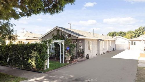 10031 San Antonio Ave, South Gate, CA, 90280-6015 | Card Image