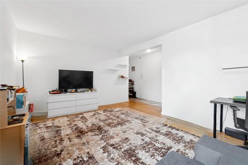 apt-d11-7234 Austin St, Forest Hills, NY, 11375-5366 | Card Image