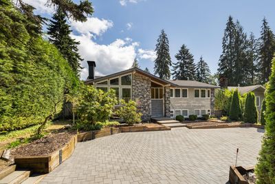 4720 Ramsay Rd, House other with 5 bedrooms, 3 bathrooms and 4 parking in North Vancouver BC | Image 2