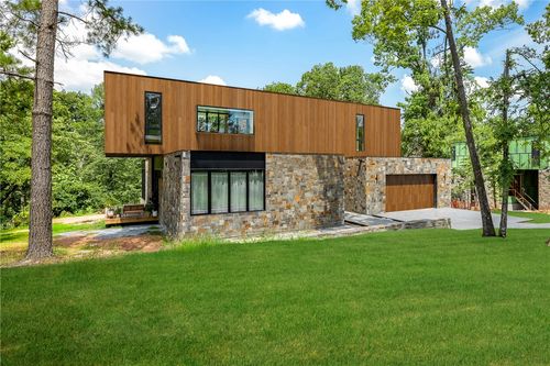 951 Nw C St, Bentonville, AR, 72712-4700 | Card Image