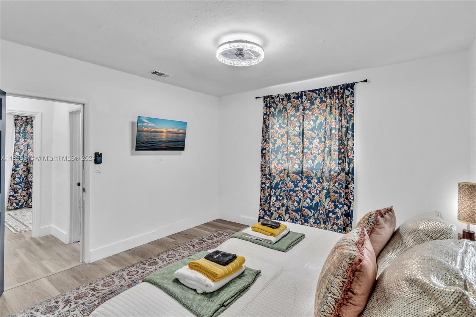 7th Ct, North Miami Beach, FL 33162